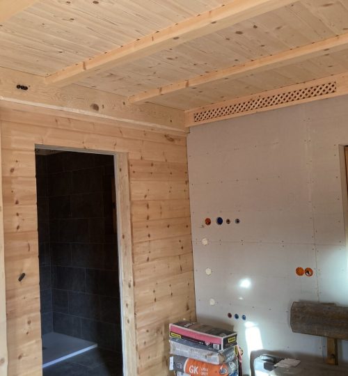 Holzverkleidung und Gipsfaserplatten